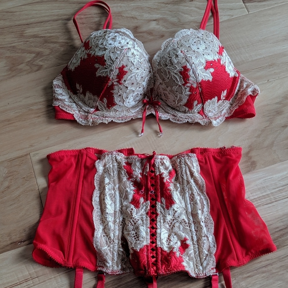 Victoria's Secret Very Sexy Christmas Bra & Corset